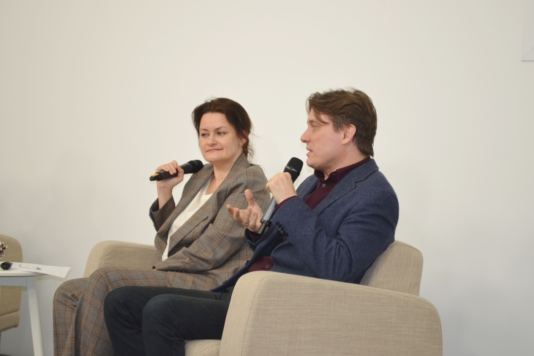 Юрий Белановский и Ирина Мерсиянова на дискуссии в медиацентре "Благосфера"
